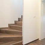 Iva Apartman *