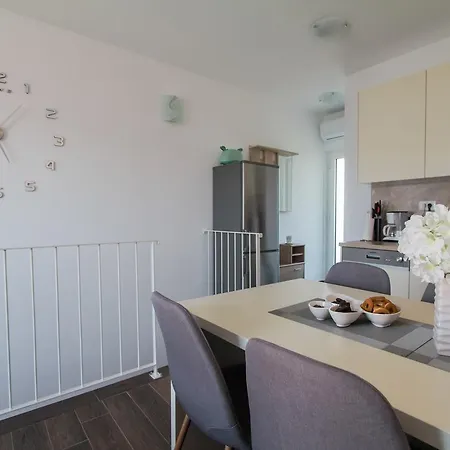 Iva Apartment *